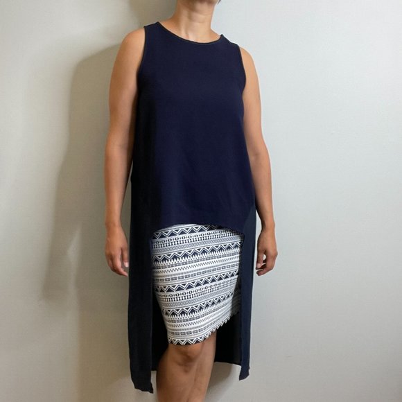 Sleeveless Navy High Low Top -M- - Picture 1 of 6